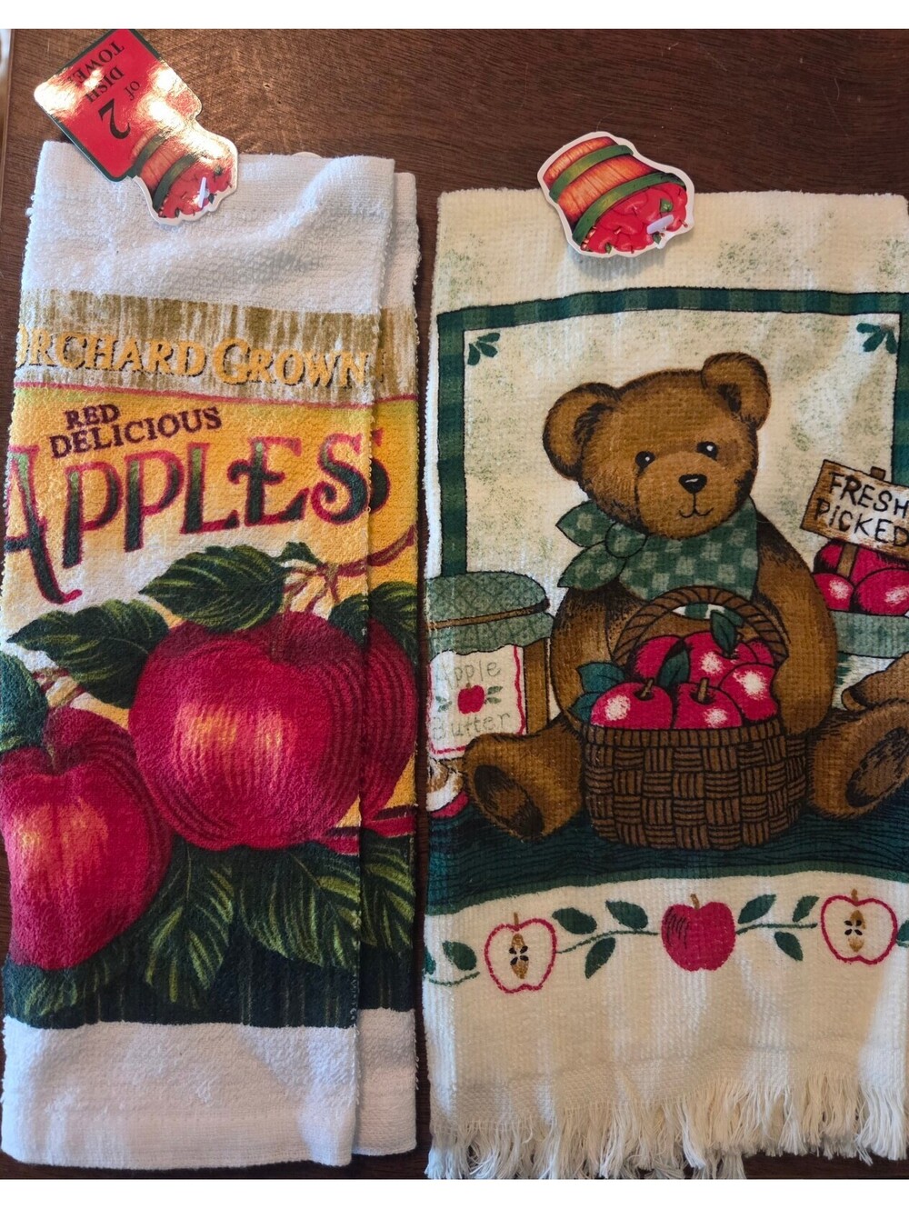 2pc kitchen towels new with tags